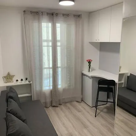 Charming Eiffel Tower Lägenhet *